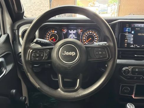 Used 2024 Jeep Gladiator Sport AWD/4WD image 18
