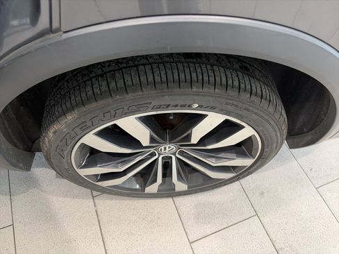 Used 2020 Volkswagen Tiguan SEL Premium R-Line image 14