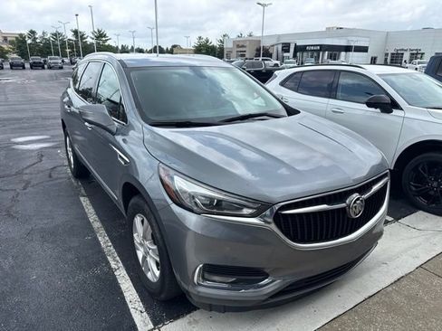 Used 2020 Buick Enclave Essence FWD image 2