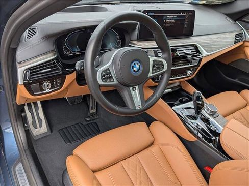 Certified 2023 BMW 530e w/ M Sport Package image 10