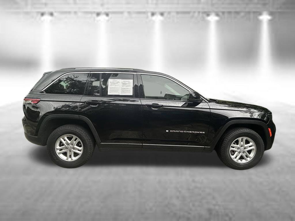 Used 2023 Jeep Grand Cherokee Laredo AWD/4WD image 8