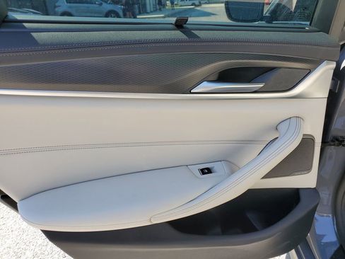 Used 2021 BMW M550i xDrive w/ Executive Package image 16