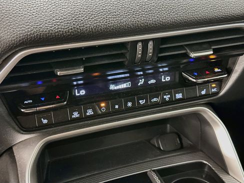 Used 2024 MAZDA CX-90 Plug-In Hybrid w/ Preferred AWD/4WD image 24