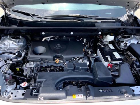 Used 2024 Toyota RAV4 XLE FWD image 31