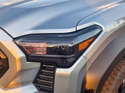 New 2026 Toyota Tacoma TRD Off-Road image 9