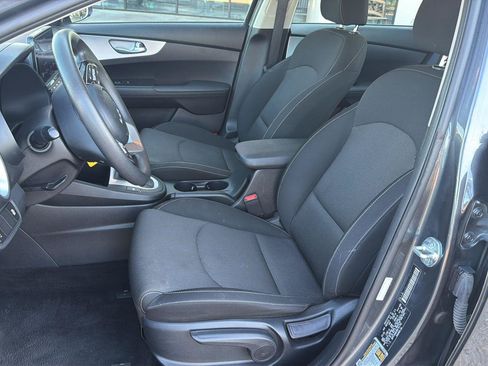 Used 2024 Kia Forte LXS FWD image 11