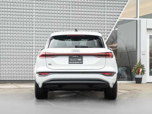 Used 2025 Audi Q6 e-tron Premium Plus w/ Premium Plus image 29