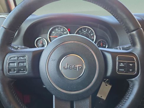 Used 2016 Jeep Wrangler Unlimited Sahara w/ Connectivity Group image 25