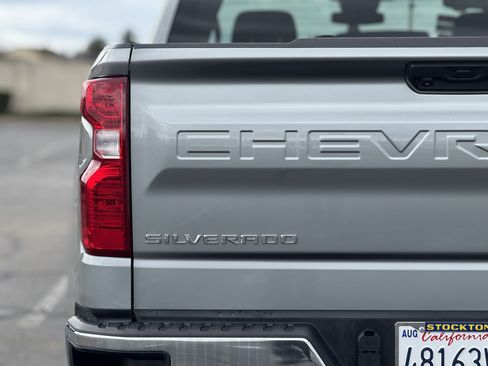 Used 2023 Chevrolet Silverado 1500 LT image 7