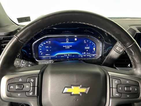 Used 2023 Chevrolet Silverado 1500 LT AWD/4WD image 14