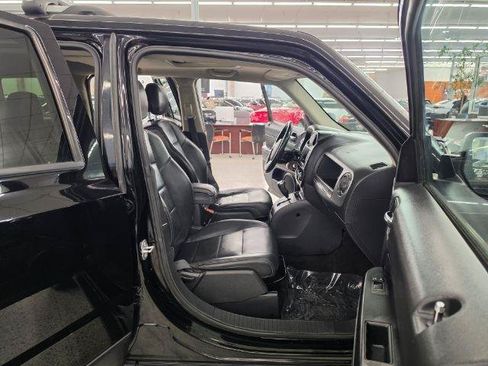 Used 2016 Jeep Patriot High Altitude FWD image 10