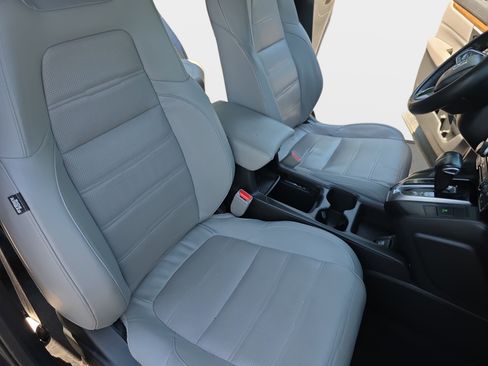 Used 2017 Honda CR-V Touring image 10