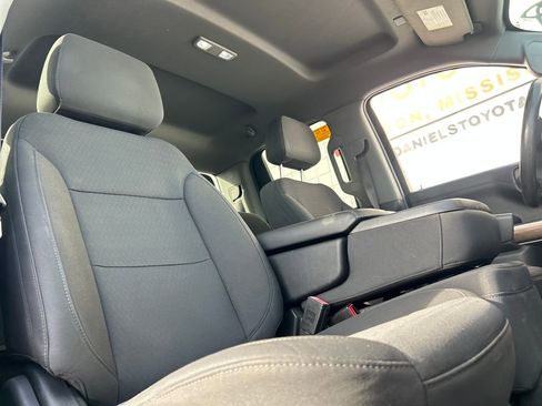 Used 2020 Chevrolet Silverado 1500 LT image 23