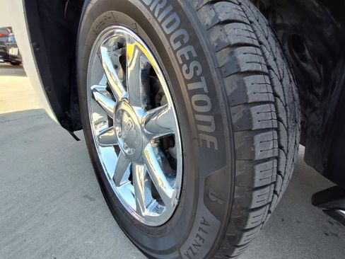 Used 2011 GMC Yukon Denali image 51