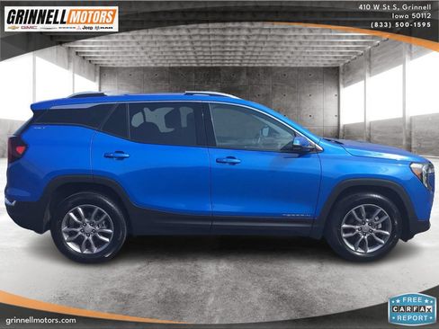 Used 2024 GMC Terrain SLT AWD/4WD image 4