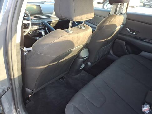 Used 2025 Hyundai Elantra SEL FWD image 7