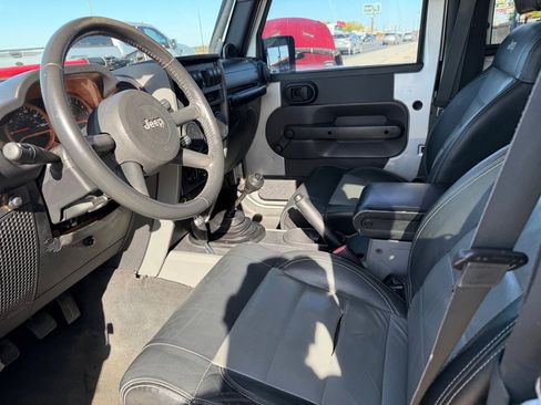 Used 2008 Jeep Wrangler X image 28