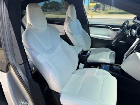 Used 2017 Tesla Model X 90D AWD/4WD image 13