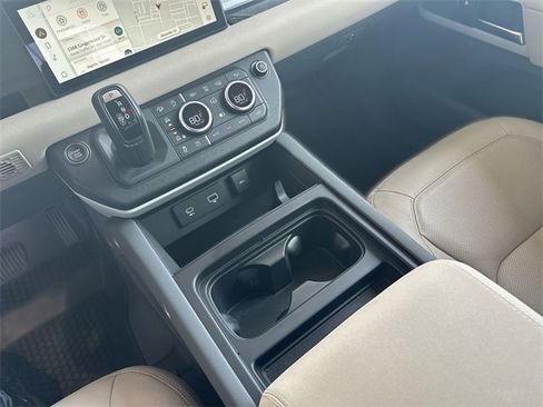 Used 2023 Land Rover Defender 110 SE image 22