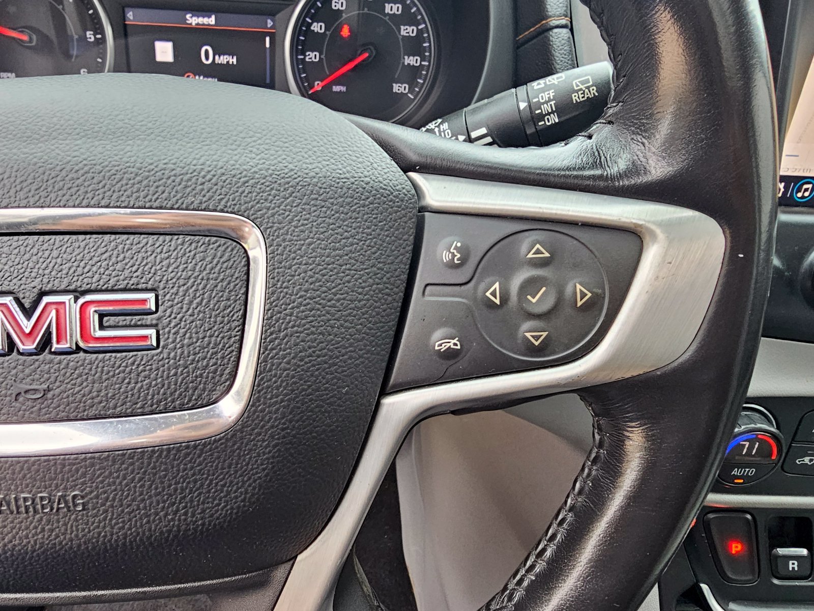 Used 2019 GMC Terrain SLT w/ Infotainment Package II AWD/4WD image 18
