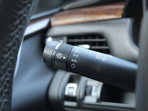 Used 2014 Cadillac XTS Luxury image 31