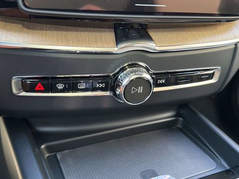 New 2026 Volvo XC60 B5 Plus w/ Climate Package AWD/4WD image 17
