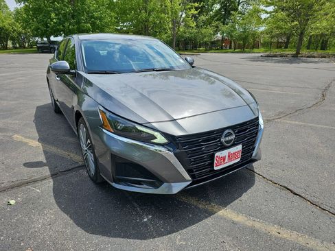 Used 2025 Nissan Altima 2.5 SL AWD/4WD image 8