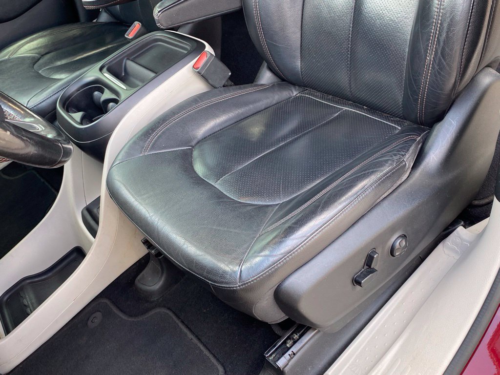 Used 2019 Chrysler Pacifica Touring-L FWD image 24
