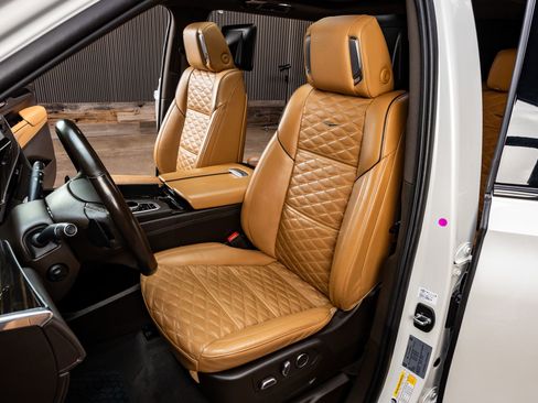 Used 2021 Cadillac Escalade ESV Sport w/ Driver Assist Tech Package AWD/4WD image 27