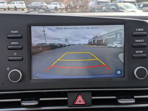 Used 2021 Hyundai Elantra SEL image 19