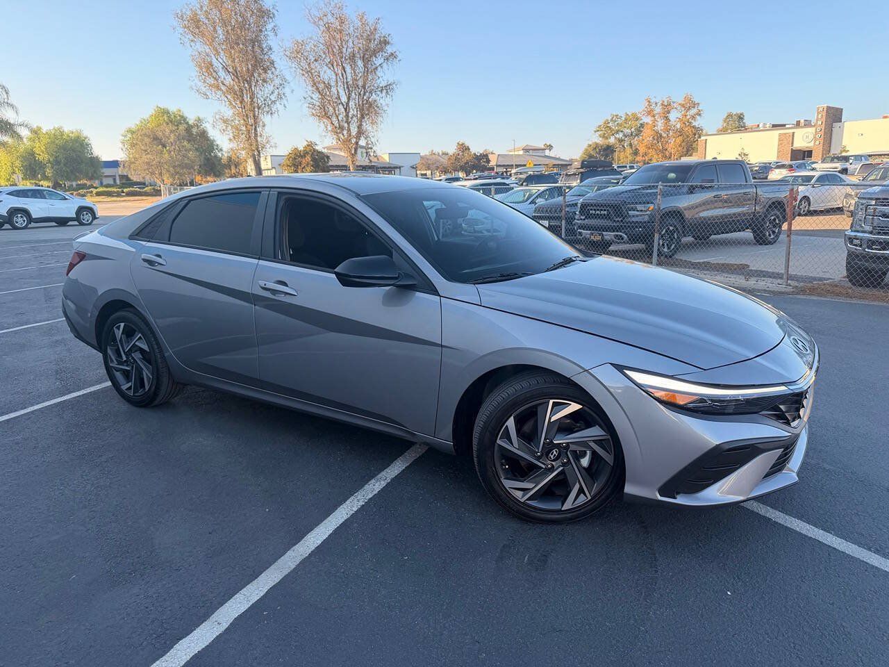 Used 2025 Hyundai Elantra Sport FWD image 5