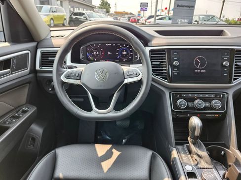 Certified 2023 Volkswagen Atlas SE w/ Panoramic Sunroof Package image 30