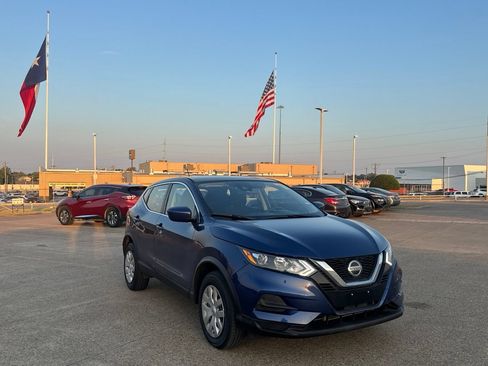 Used 2020 Nissan Rogue Sport S FWD image 1