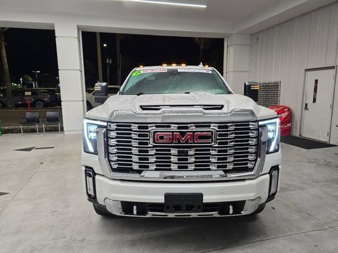 Used 2024 GMC Sierra 3500 Denali w/ Denali Reserve Package AWD/4WD image 10