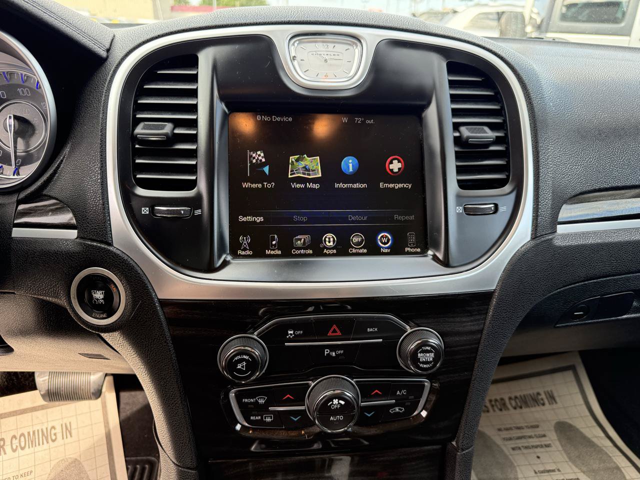 Used 2016 Chrysler 300 Limited RWD image 18