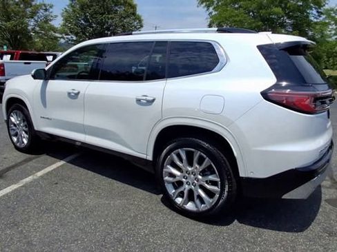 Certified 2025 GMC Acadia Denali w/ Super Cruise Package AWD/4WD image 6