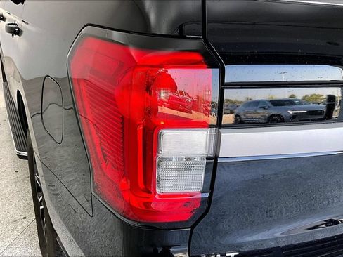 Used 2023 Ford Expedition XLT AWD/4WD image 35