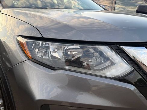 Used 2018 Nissan Rogue S FWD image 8
