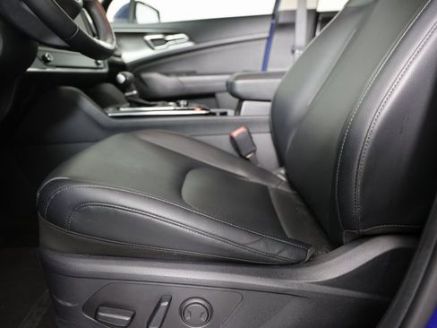 Used 2023 Kia Sportage EX image 3