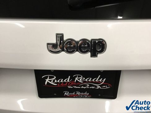 Used 2020 Jeep Cherokee Limited AWD/4WD image 14