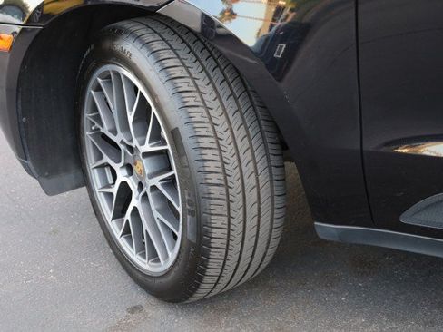 Used 2018 Porsche Macan Sport Edition AWD/4WD image 58