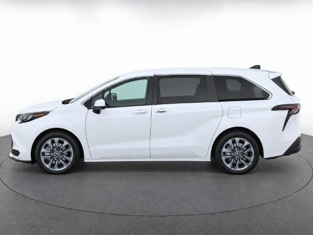 Used 2023 Toyota Sienna LE FWD image 6