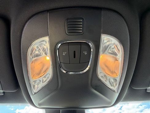 Used 2025 Jeep Compass Limited image 29