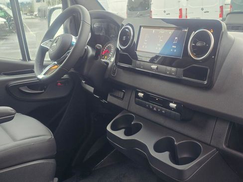 New 2026 Mercedes-Benz Sprinter 2500 image 25