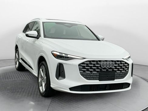 New 2025 Audi Q5 Premium Plus image 1