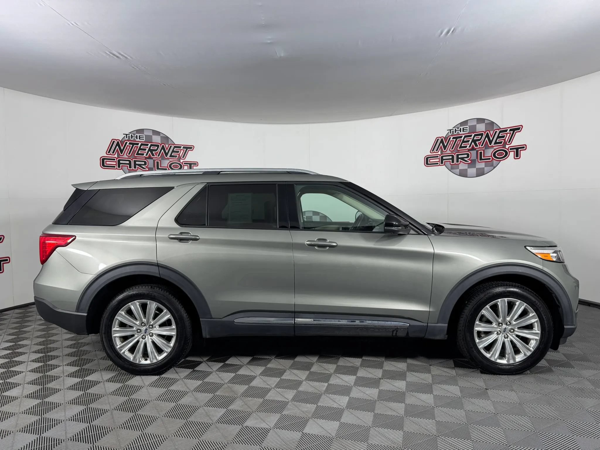 Used 2020 Ford Explorer Limited AWD/4WD image 8