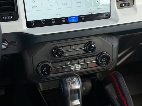 Used 2025 Ford Bronco Heritage Edition AWD/4WD image 23