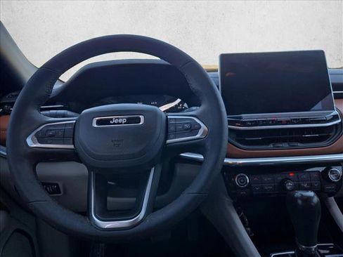 Used 2024 Jeep Compass Limited w/ Sun and Sound Group AWD/4WD image 17