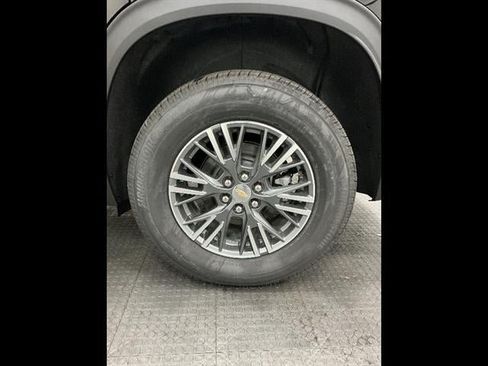 New 2026 Chevrolet Traverse LT w/ LPO, Floor Liner Package FWD image 38