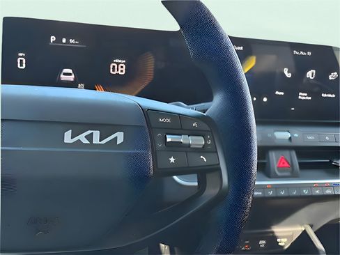 Certified 2025 Kia K4 image 21